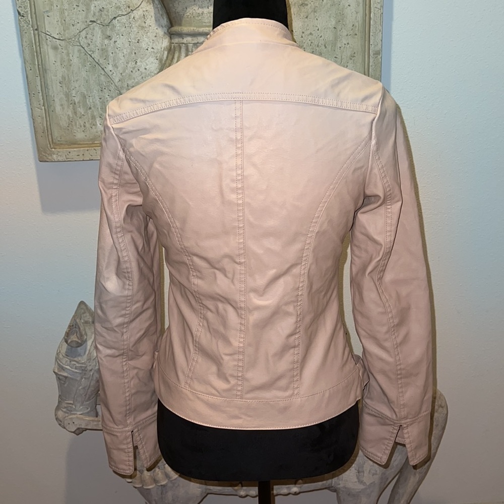 New Look peach / nude zip up faux leather jacket Sz S - Picture 4 of 8